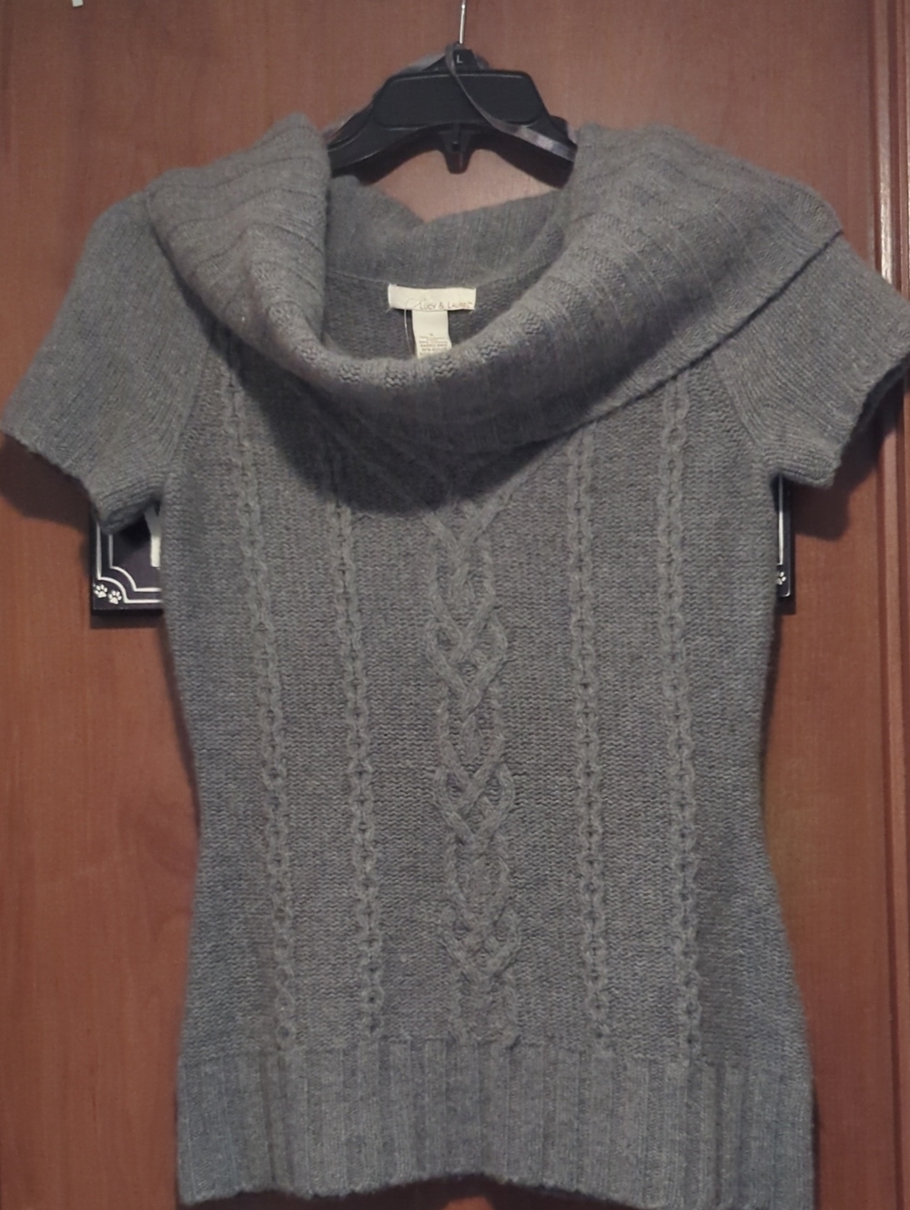 Lucy & Laurel Gray Cable Knit Short-Sleeve Cowl Sweater